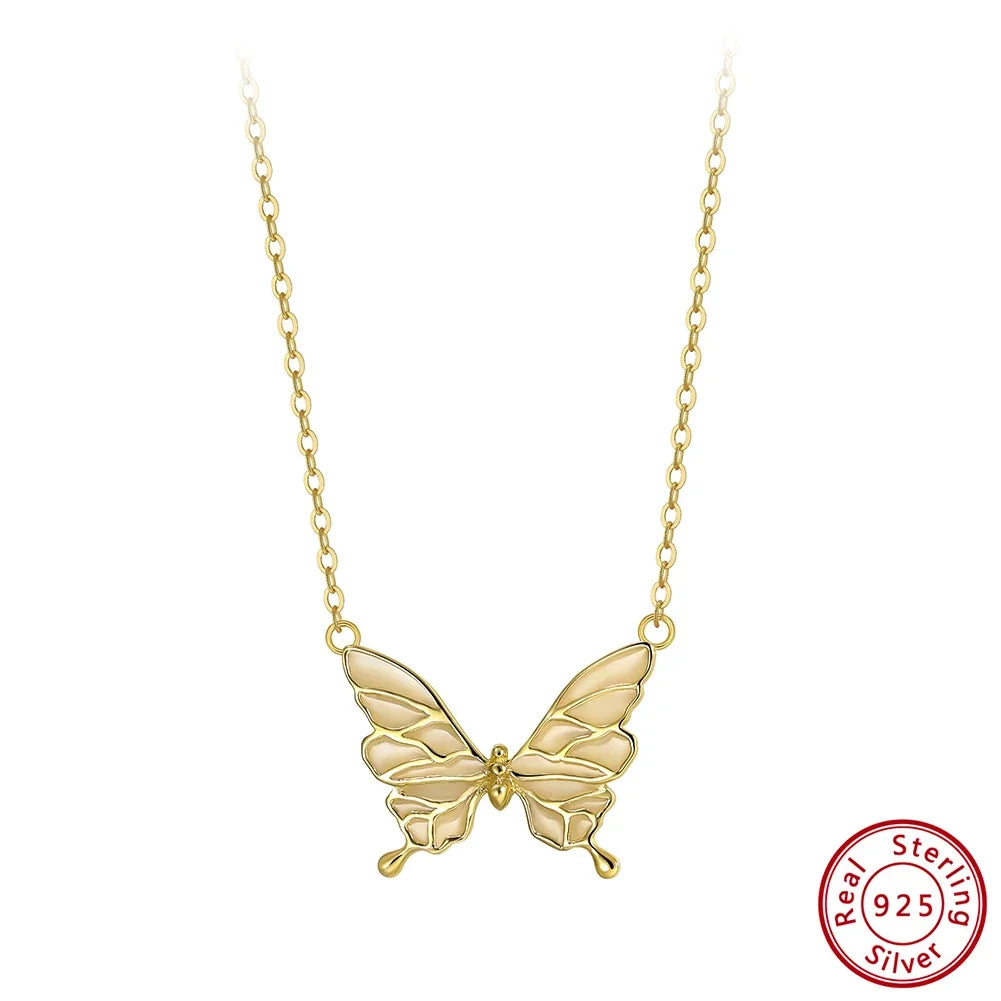 Butterfly Necklace in Sterling Silver – Chic Pendant on Clavicle Chain