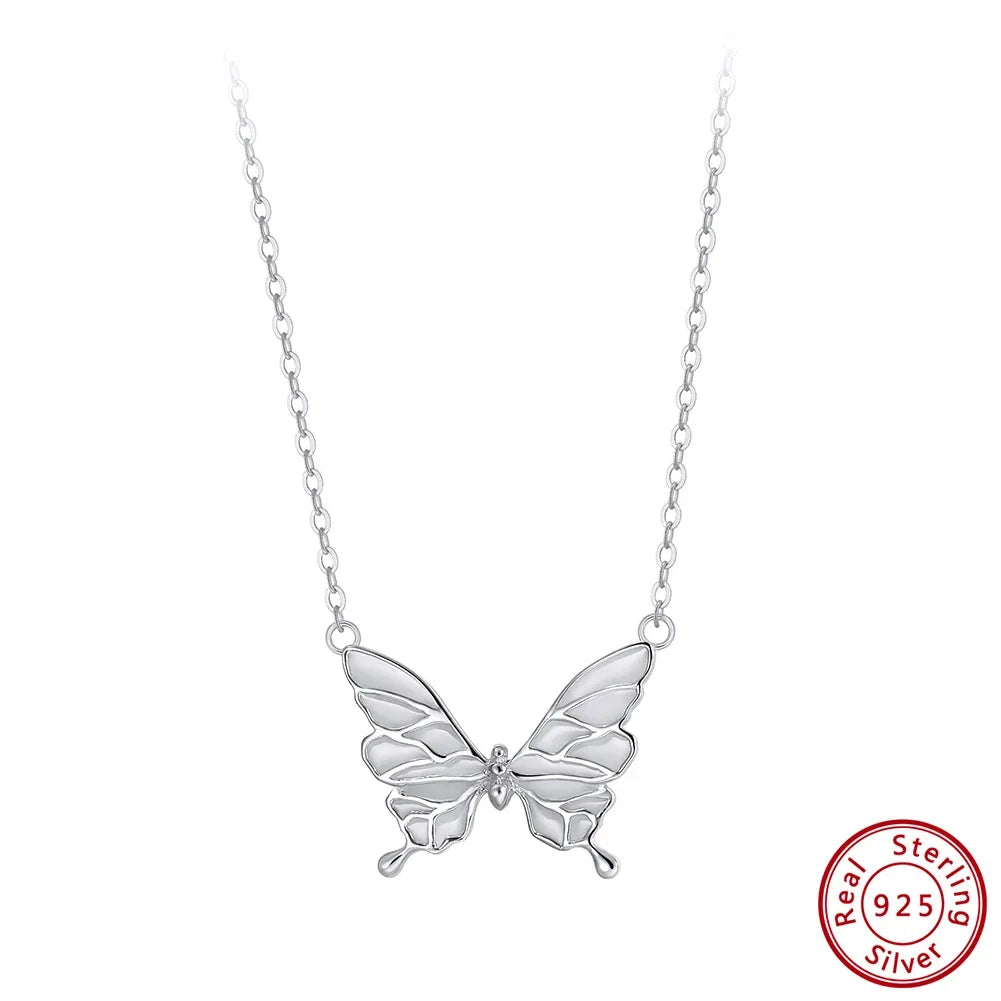 Butterfly Necklace in Sterling Silver – Chic Pendant on Clavicle Chain