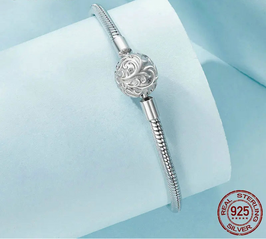 Silver Retro Palace Pattern Clasp Charm Bracelet