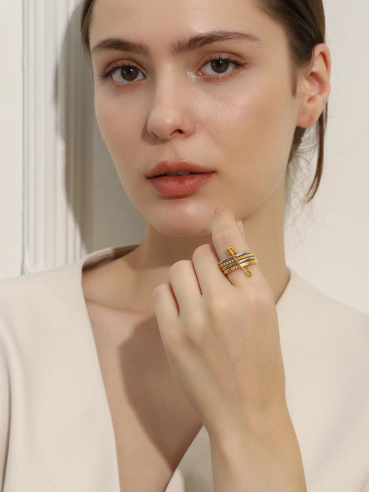 Waterproof 18K Gold Plated Pin Loop Buckle Ring