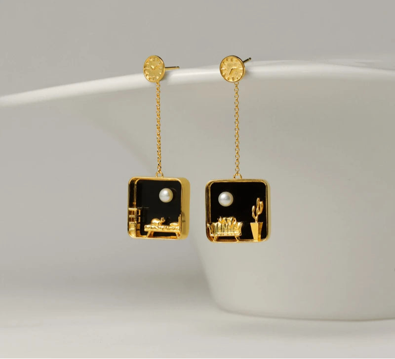 Silver Square Shaped inlaid with Glass and Pearl Creative Cat