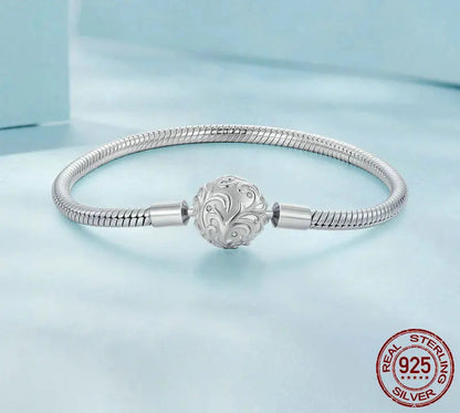 Silver Retro Palace Pattern Clasp Charm Bracelet