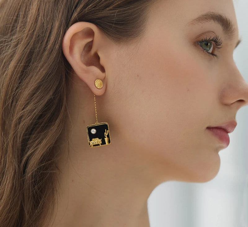 Silver Square Shaped inlaid with Glass and Pearl Creative Cat