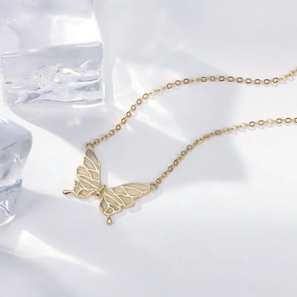 Butterfly Necklace in Sterling Silver – Chic Pendant on Clavicle Chain