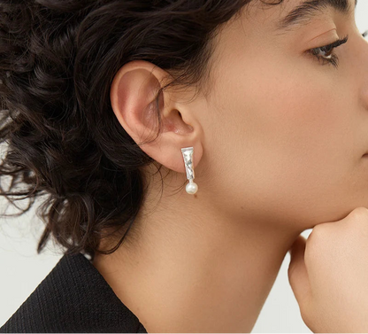 Silver France Chic Natural Pearl Earrings